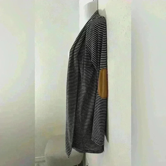 Honey Punch Womens Cardigan Size Small Black White Striped Classic Sweater - Picture 3 of 7